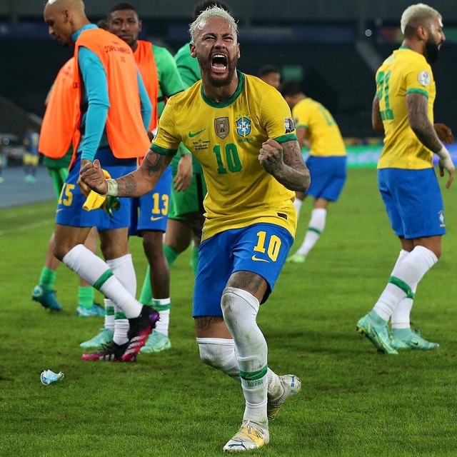 Neymar shouting and clenching his fists after winning at the Copa America Brazil 2021 in Rio de Janeiro