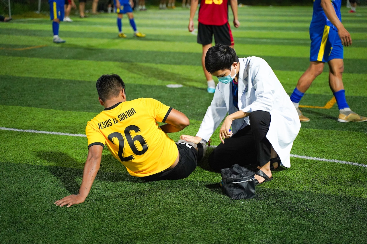 7 Reasons Soccer Players Fake Injuries Or Flop